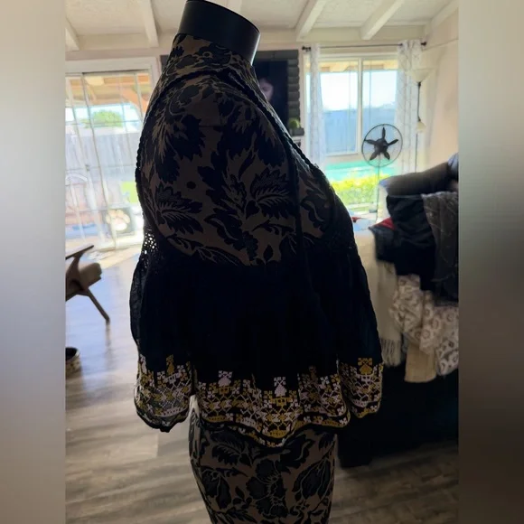 Free People Black Embroidered Crochet Tassel Boho Crop Top Small - Picture 2 of 7